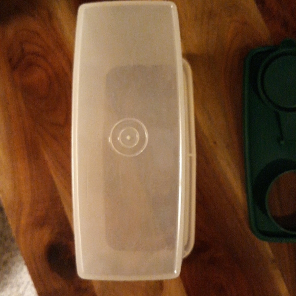 Tupperware cereal  container - Picture 6 of 9